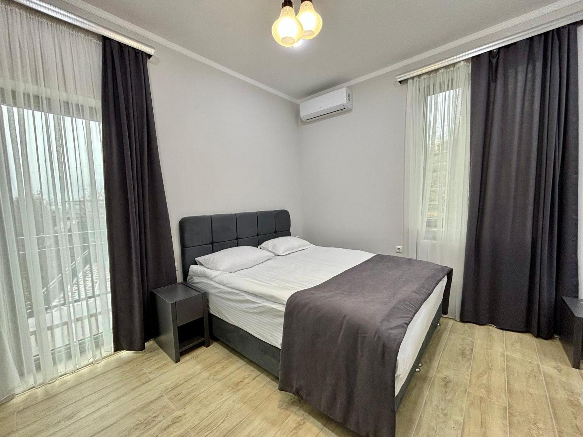 Hillside Inn Batumi Exterior foto